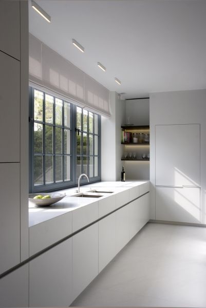 8x minimalistische witte keuken