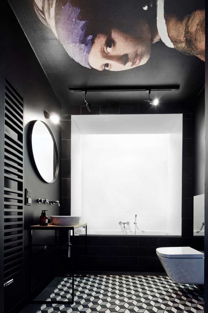 Badkamer ideeën kunstwerk plafond