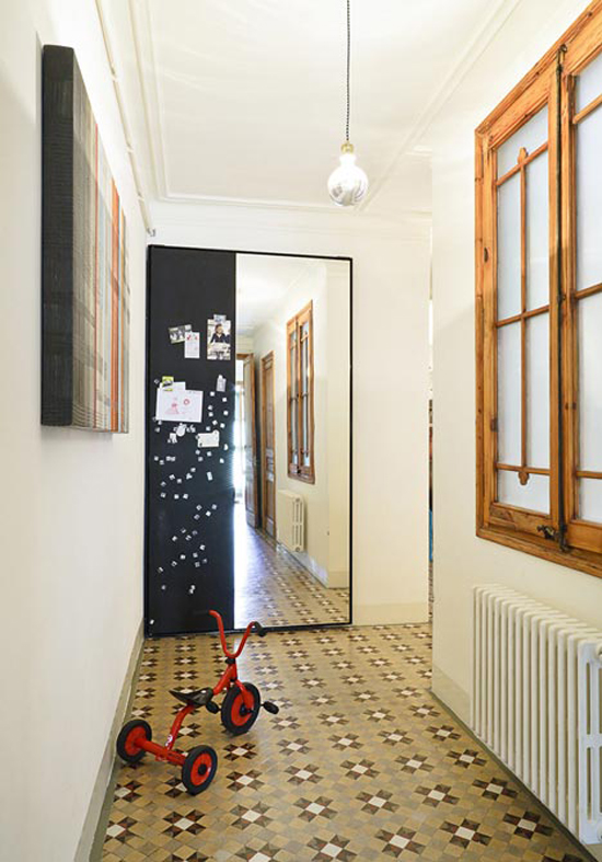 Mozaïekvloer door het hele appartement in Barcelona