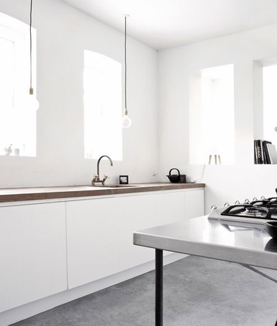 Sobere minimalistische keuken