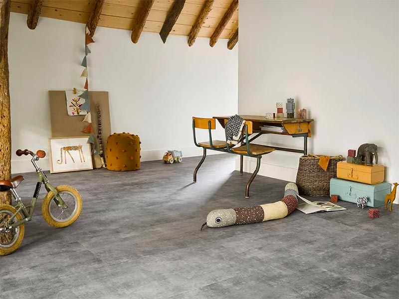 Stoere kinderkamer met betonlook PVC vloer Patina Concrete dark grey