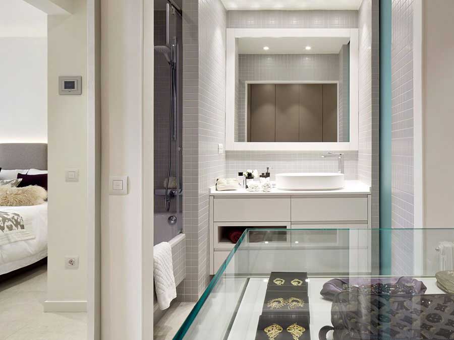 badkamer ensuite met inloopkast badkamer ensuite met inloopkast