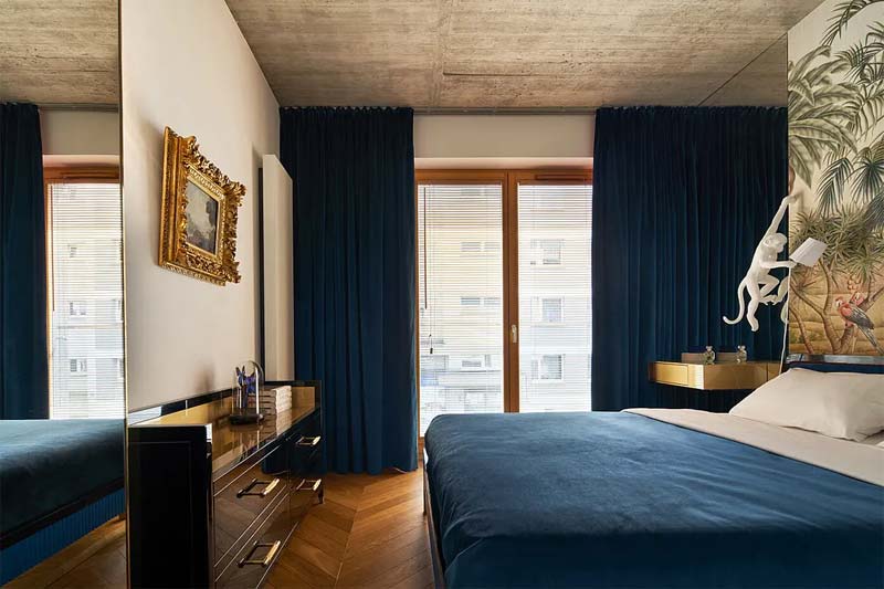 chic klassiek interieur fluwelen blauw behang chic klassiek interieur fluwelen blauw behang