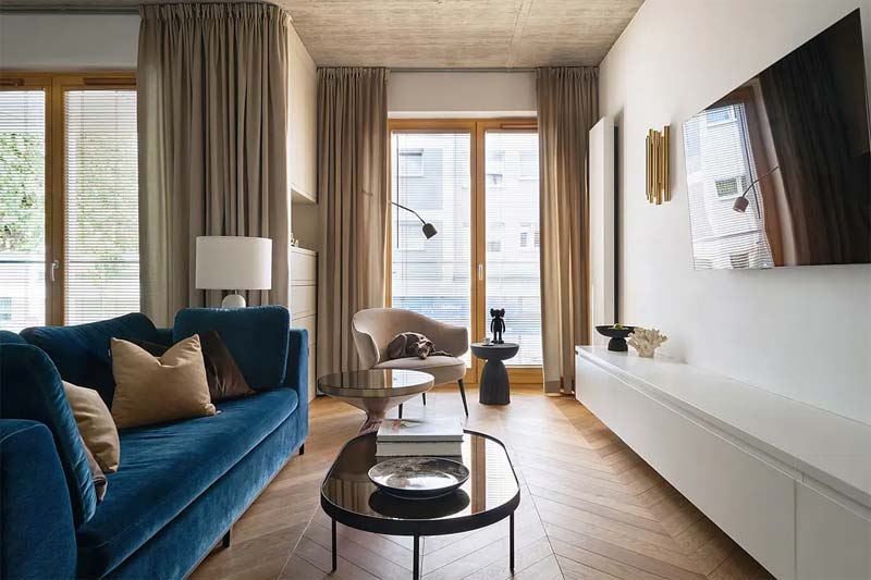 chic klassiek interieur fluwelen blauwe bank chic klassiek interieur fluwelen blauwe bank