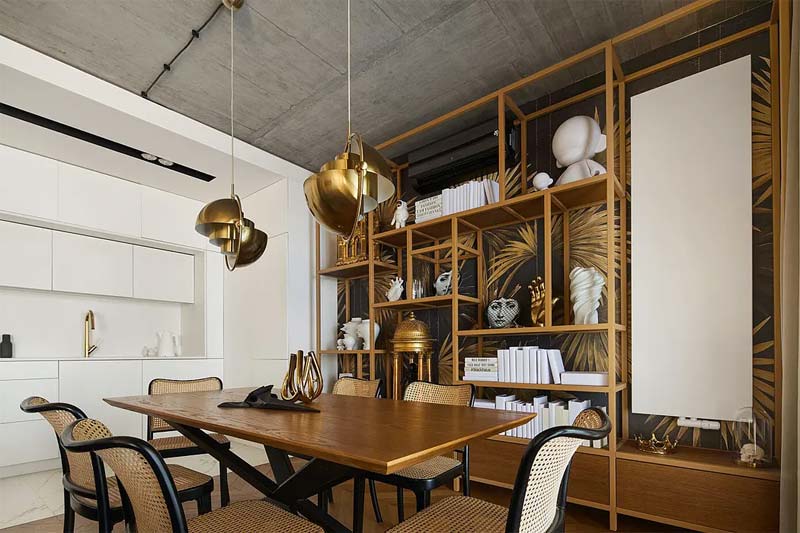 chic klassiek interieur kast tegen behang muur chic klassiek interieur kast tegen behang muur