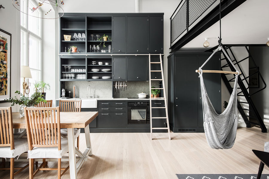 Deze mooie keuken is bijna vier meter hoog! Deze mooie keuken is bijna vier meter hoog!