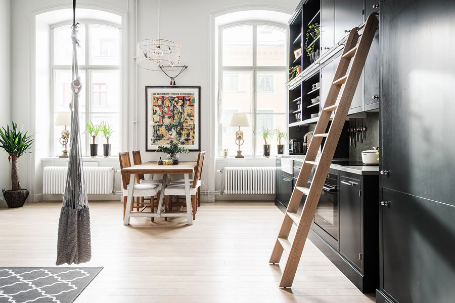 Deze mooie keuken is bijna vier meter hoog! Deze mooie keuken is bijna vier meter hoog!