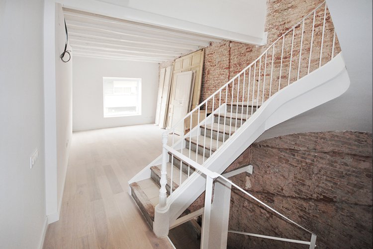 Deze woning is radiaal verbouwd met behoud van stoere originele details Deze woning is radiaal verbouwd met behoud van stoere originele details