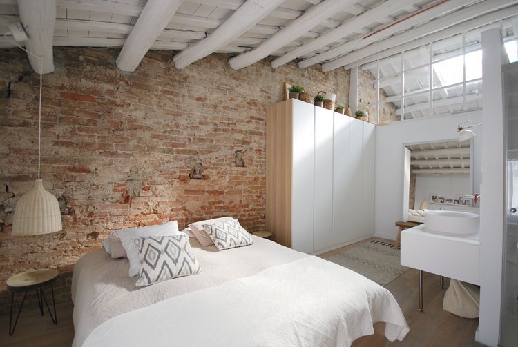 Deze woning is radiaal verbouwd met behoud van stoere originele details Deze woning is radiaal verbouwd met behoud van stoere originele details