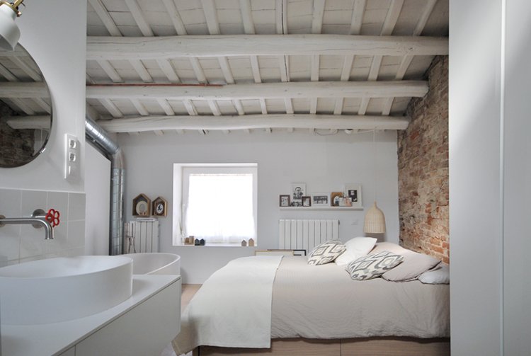 Deze woning is radiaal verbouwd met behoud van stoere originele details Deze woning is radiaal verbouwd met behoud van stoere originele details