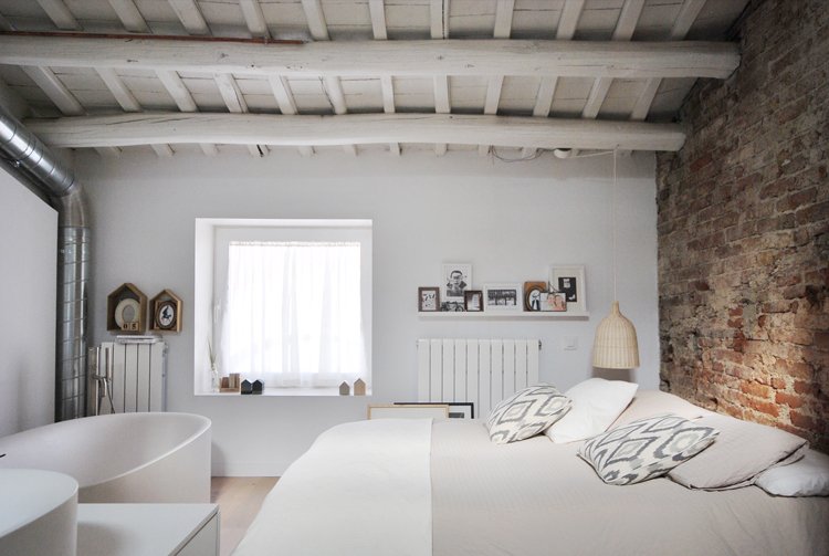 Deze woning is radiaal verbouwd met behoud van stoere originele details Deze woning is radiaal verbouwd met behoud van stoere originele details