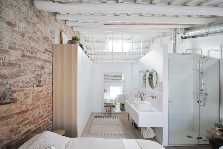 Deze woning is radiaal verbouwd met behoud van stoere originele details Deze woning is radiaal verbouwd met behoud van stoere originele details