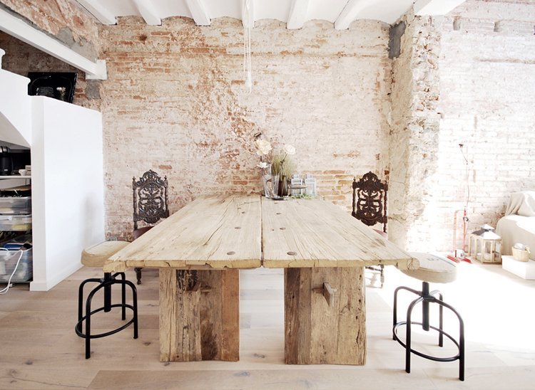 Deze woning is radiaal verbouwd met behoud van stoere originele details Deze woning is radiaal verbouwd met behoud van stoere originele details