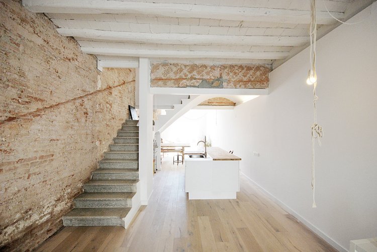 Deze woning is radiaal verbouwd met behoud van stoere originele details Deze woning is radiaal verbouwd met behoud van stoere originele details