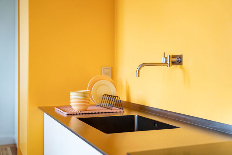 Dit Scandinavisch appartement is niet zo Scandinavisch ingericht Dit Scandinavisch appartement is niet zo Scandinavisch ingericht