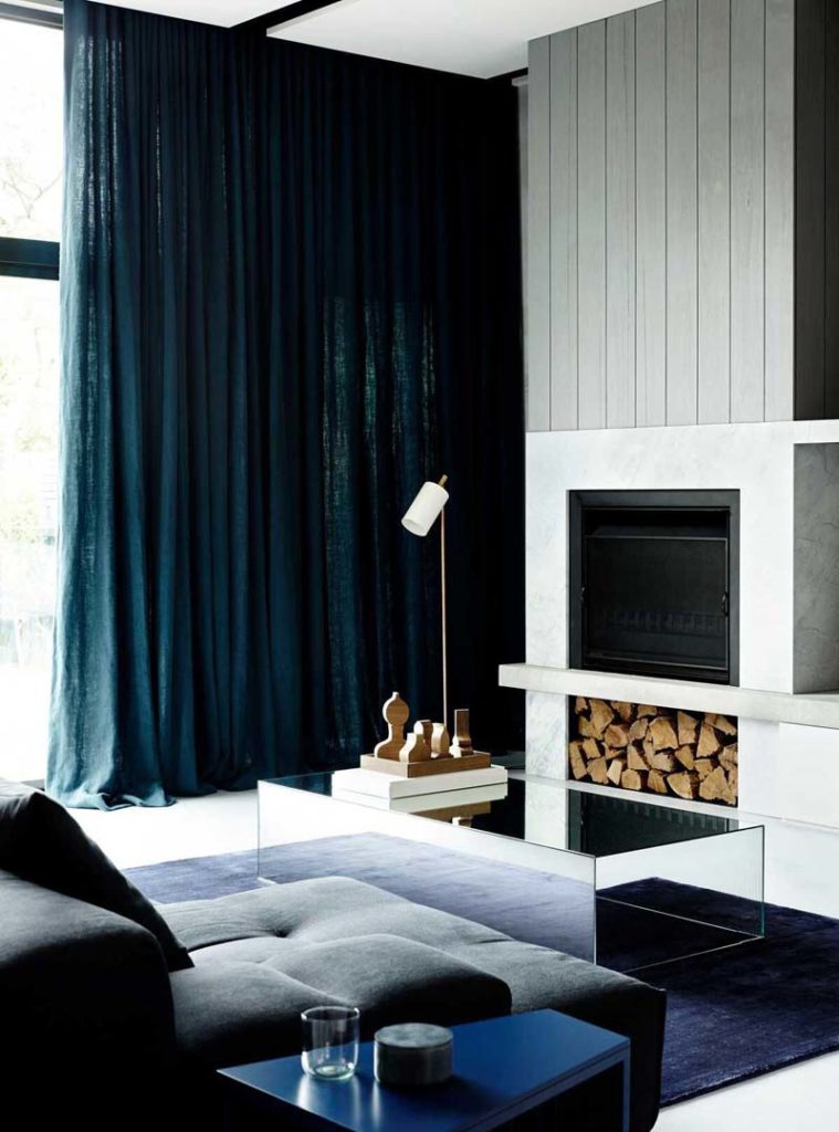 donkerblauw interieur gordijnen