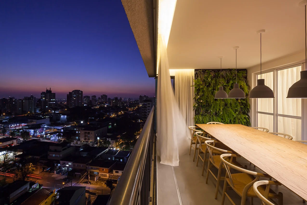 eetkamer inpandig balkon grote houten eettafel eetkamer inpandig balkon grote houten eettafel