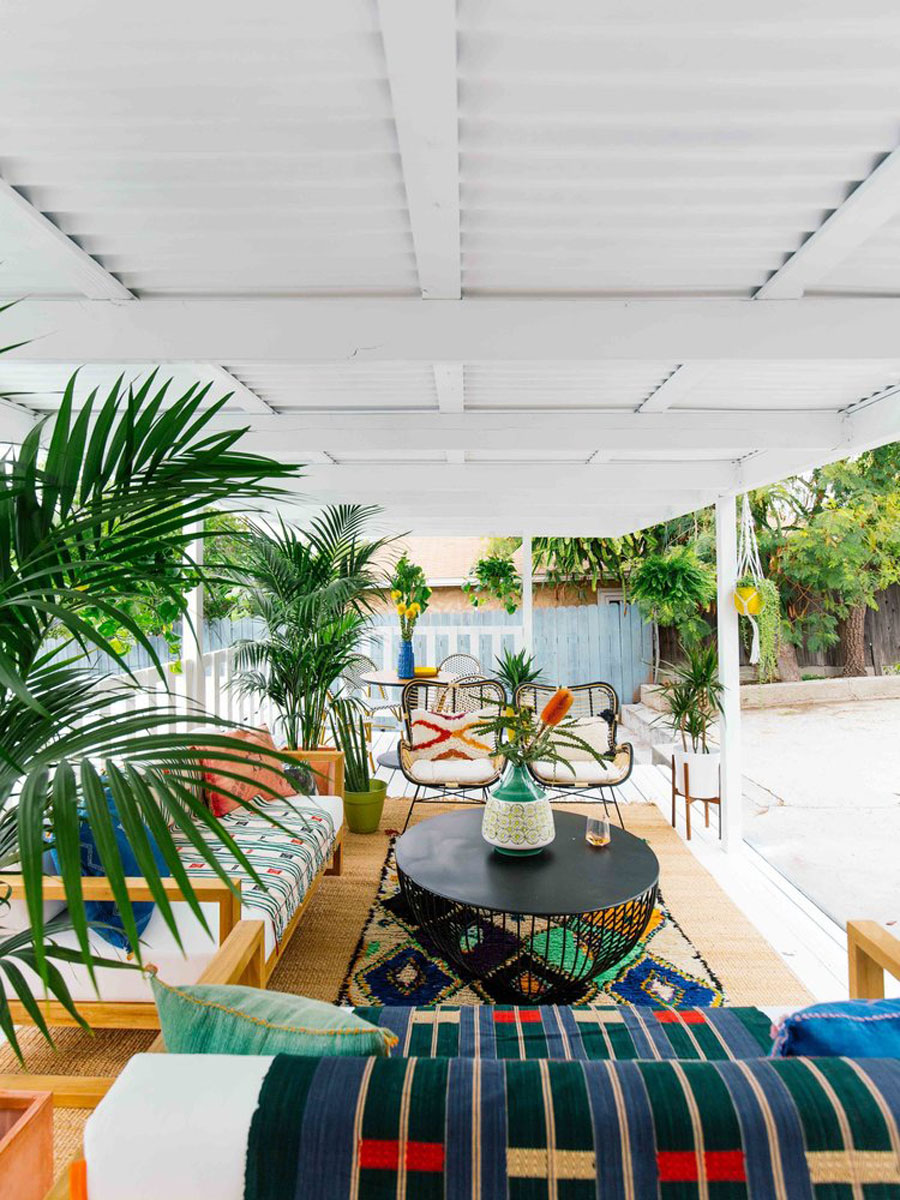 Het inspirerende bohemian terras in de tuin van Dabito Het inspirerende bohemian terras in de tuin van Dabito