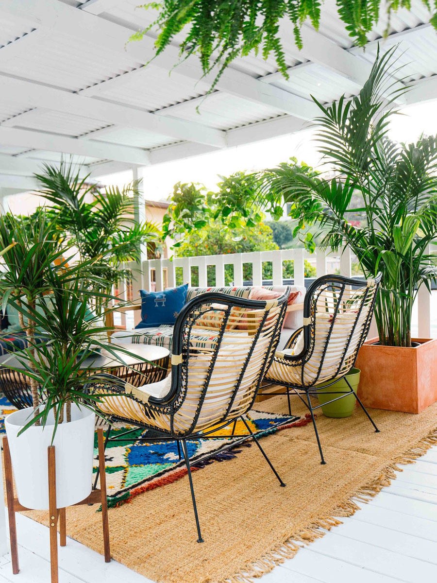 Het inspirerende bohemian terras in de tuin van Dabito Het inspirerende bohemian terras in de tuin van Dabito