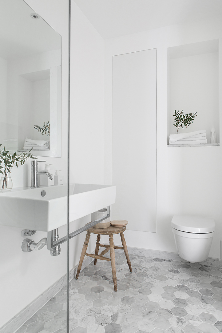 klein-maar-super-fijne-scandinavische-badkamer Klein maar super fijne Scandinavische badkamer