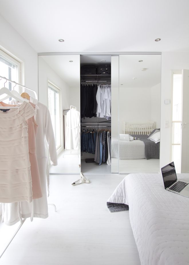 Kleine slaapkamer tip: kledingkast met schuifdeuren