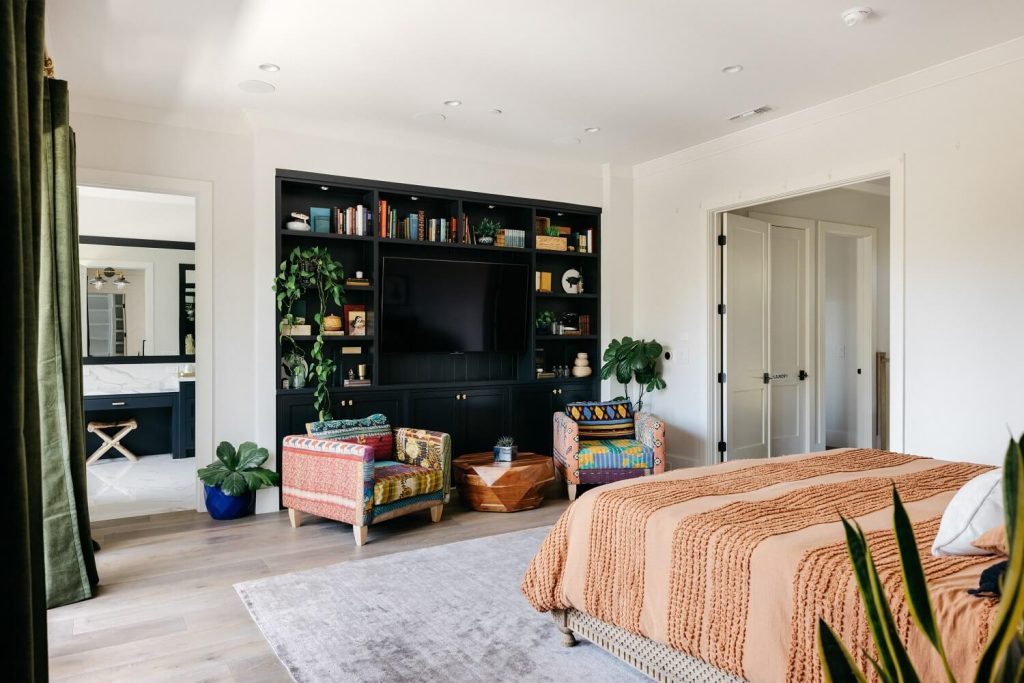 kleur boho luxe master bedroom