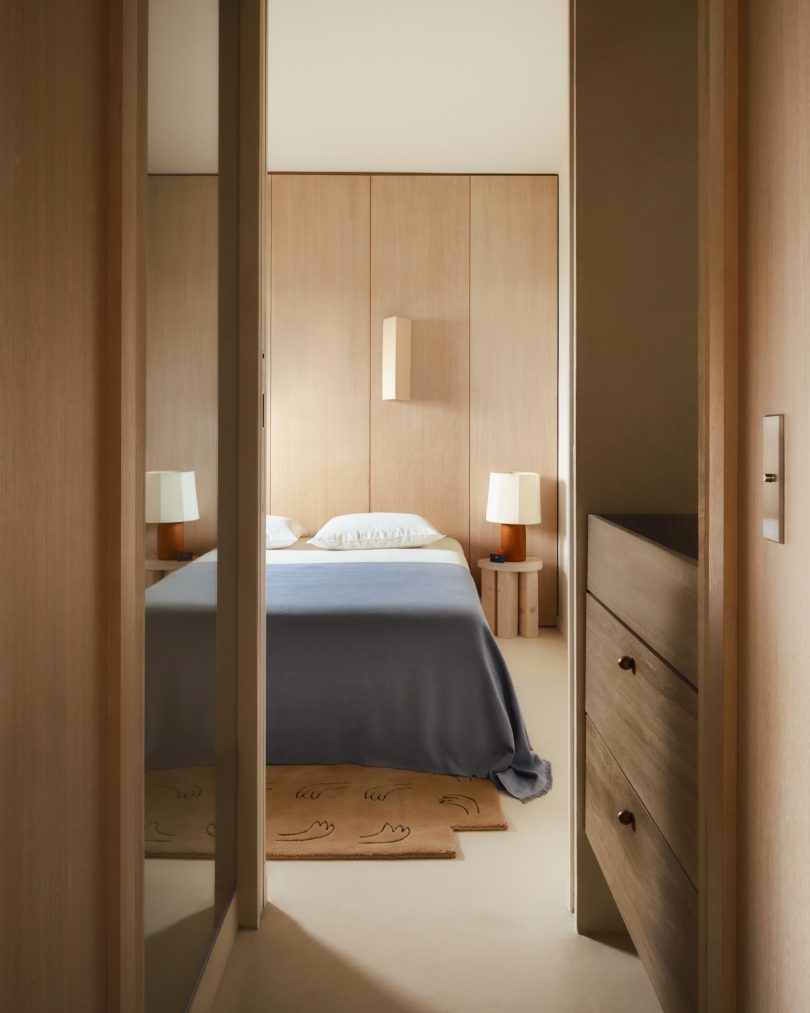 master bedroom op maat gemaakte houten kasten wanden