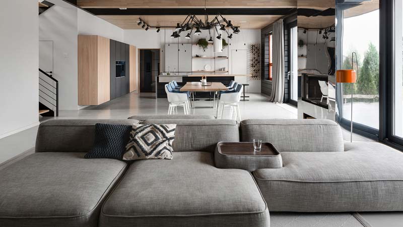 Modern strak interieur met knusse warme sfeer