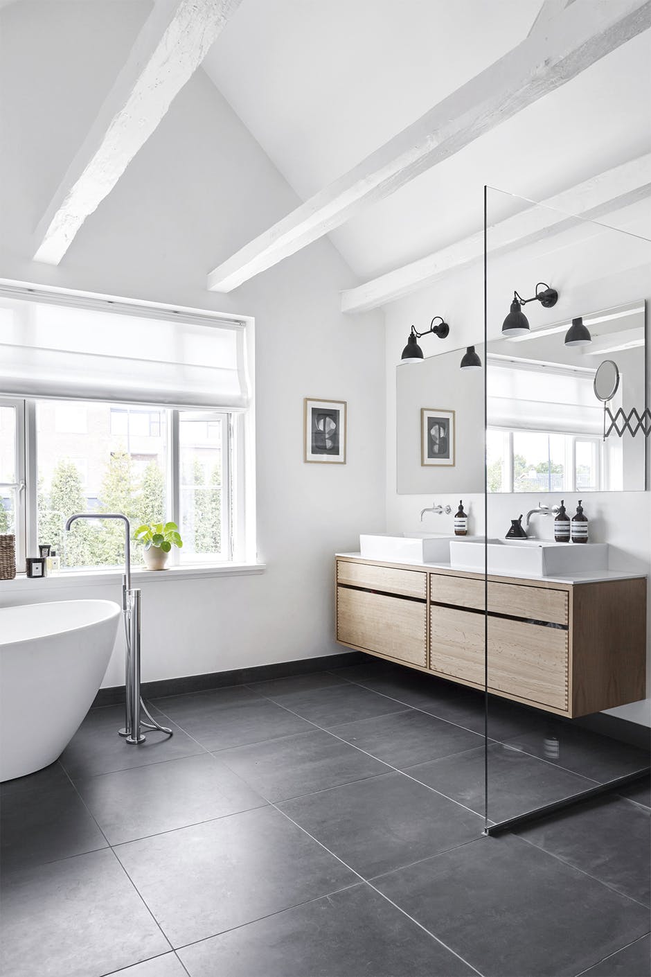 Mooie en suite badkamer van Deense ontwerpster Kathrine Espersen