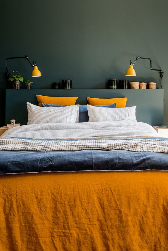 Muurtje achter het bed Muurtje achter het bed