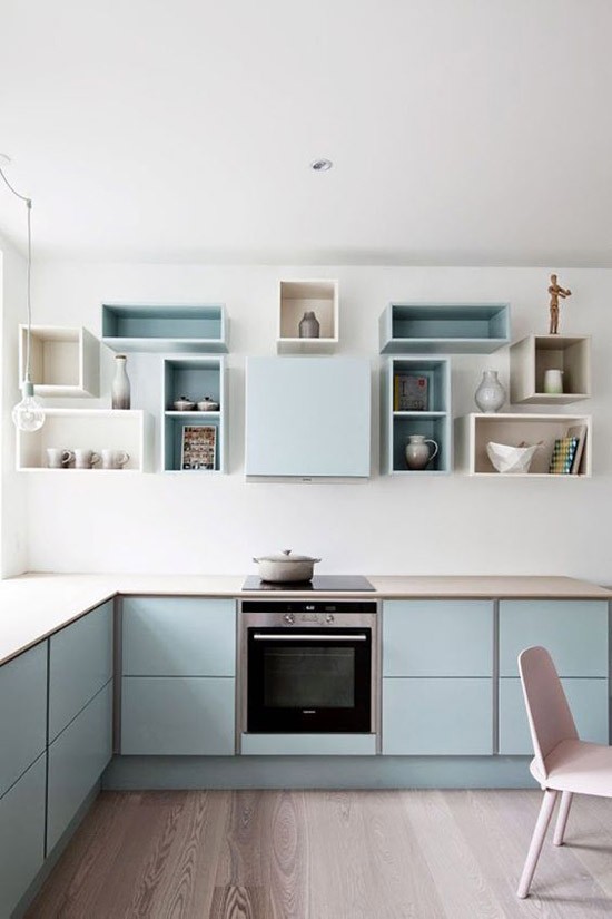 Pastel blauwe keuken