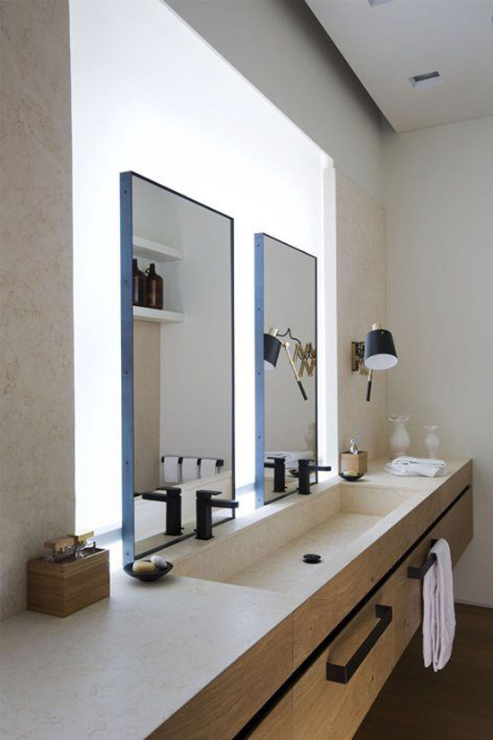 Spiegels in de badkamer