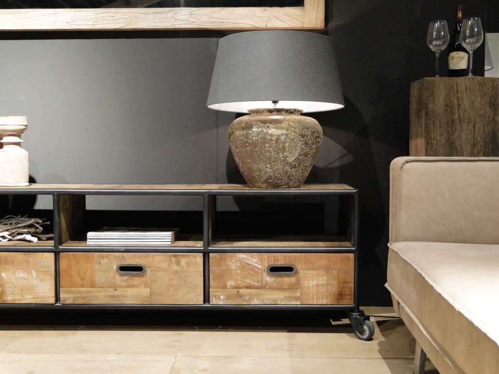 Stoere industriële TV meubel met hout en staal