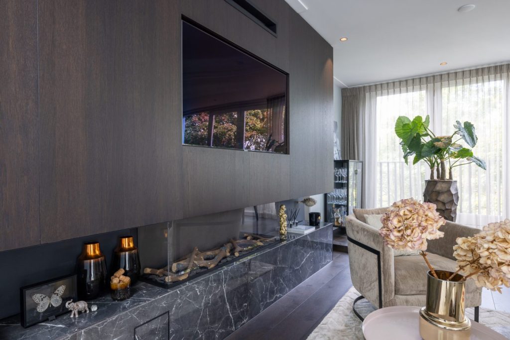 tv wand met haard cinewall